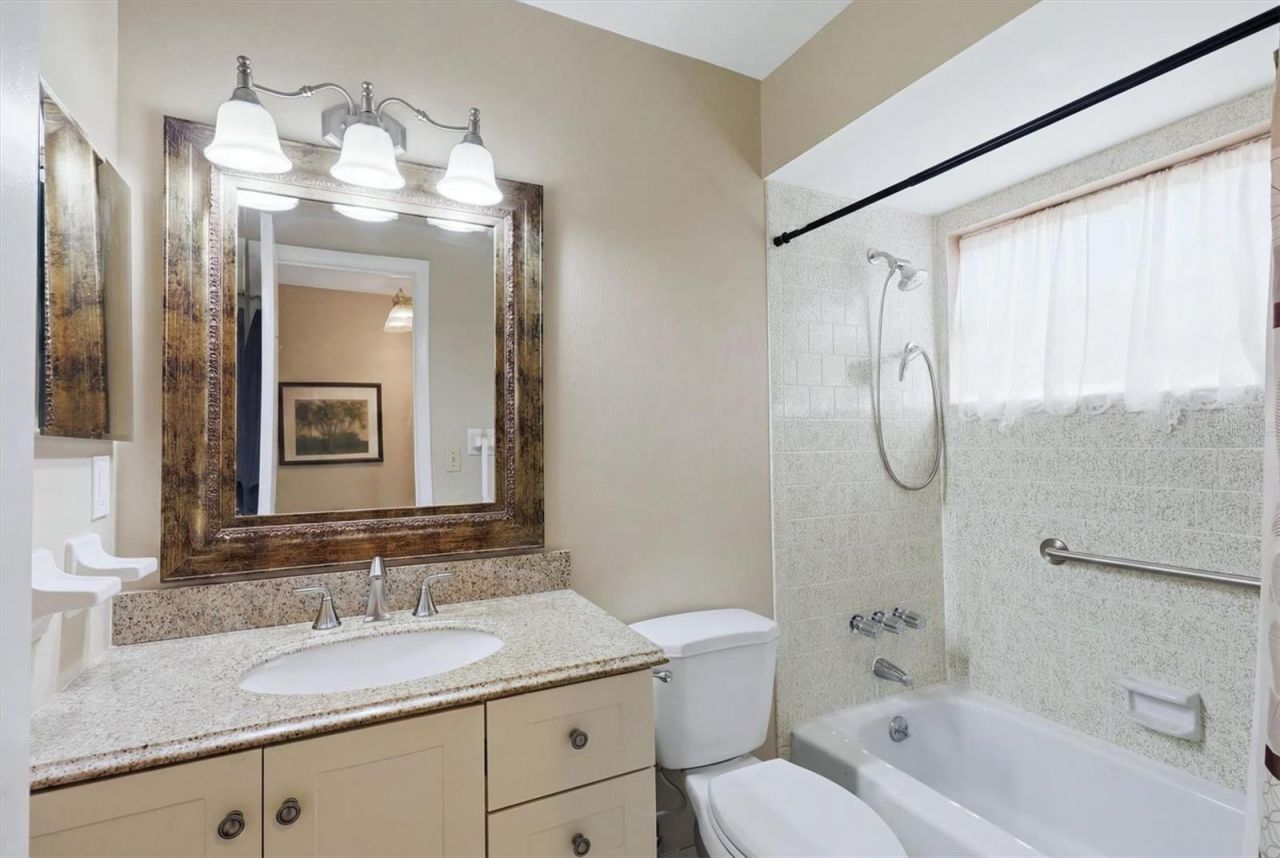 2809 Swifton Drive, Unit 4, Sarasota, FL 34231 Photo