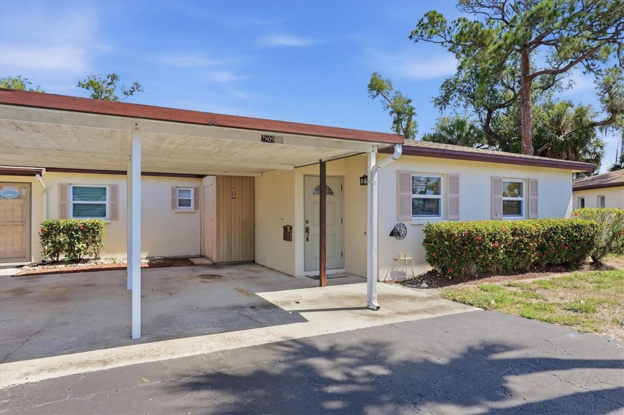 2809 Swifton Drive, Unit 4, Sarasota, FL 34231 Photo