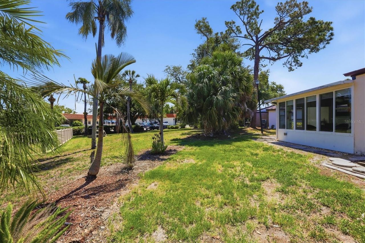 2809 Swifton Drive, Unit 4, Sarasota, FL 34231 Photo