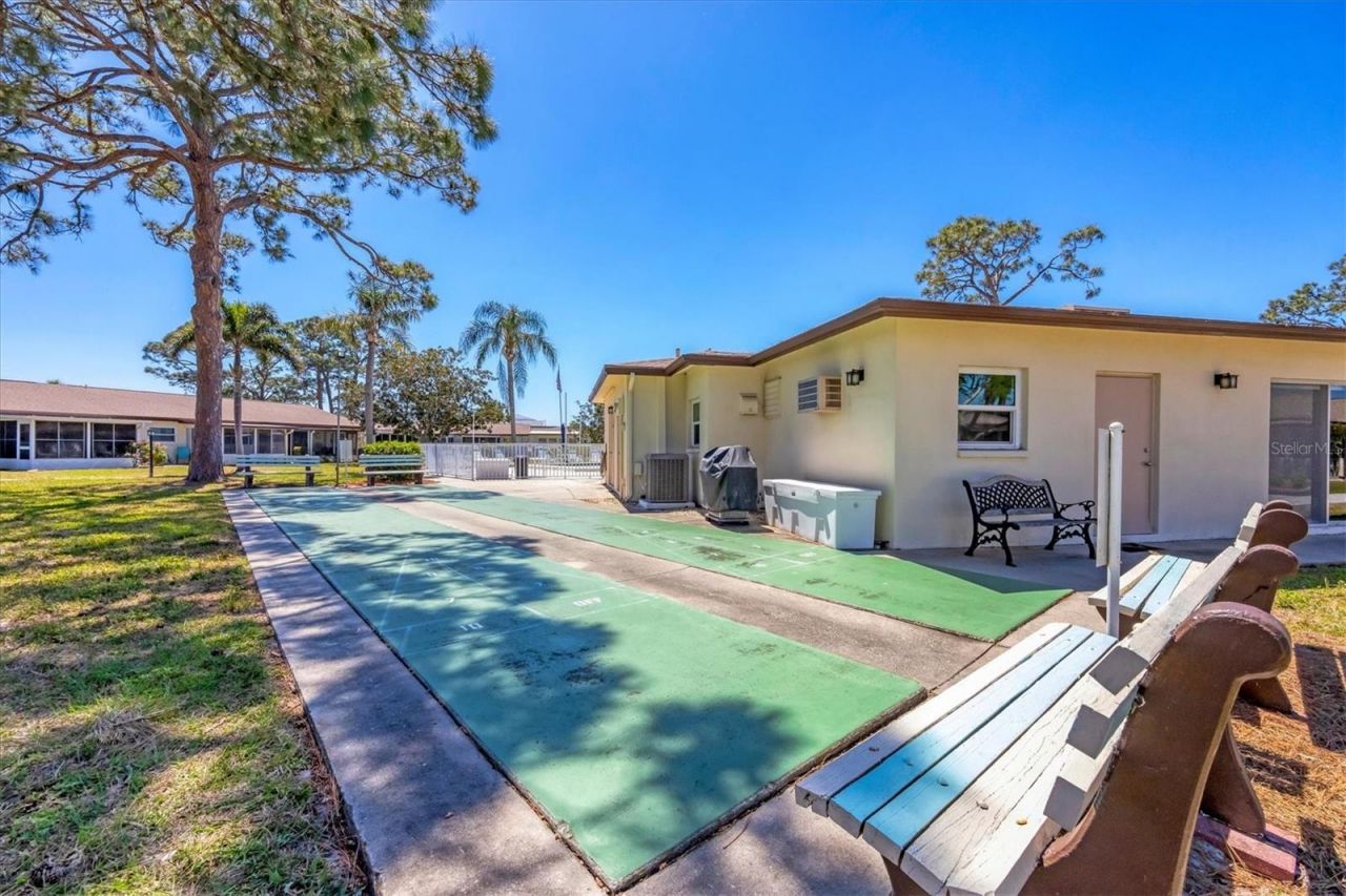 2809 Swifton Drive, Unit 4, Sarasota, FL 34231 Photo
