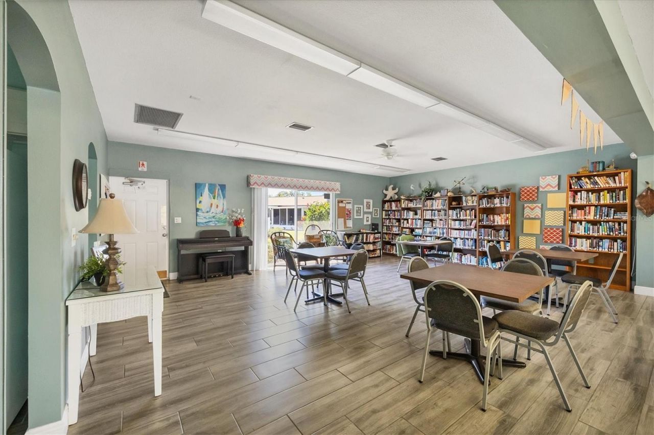 2809 Swifton Drive, Unit 4, Sarasota, FL 34231 Photo