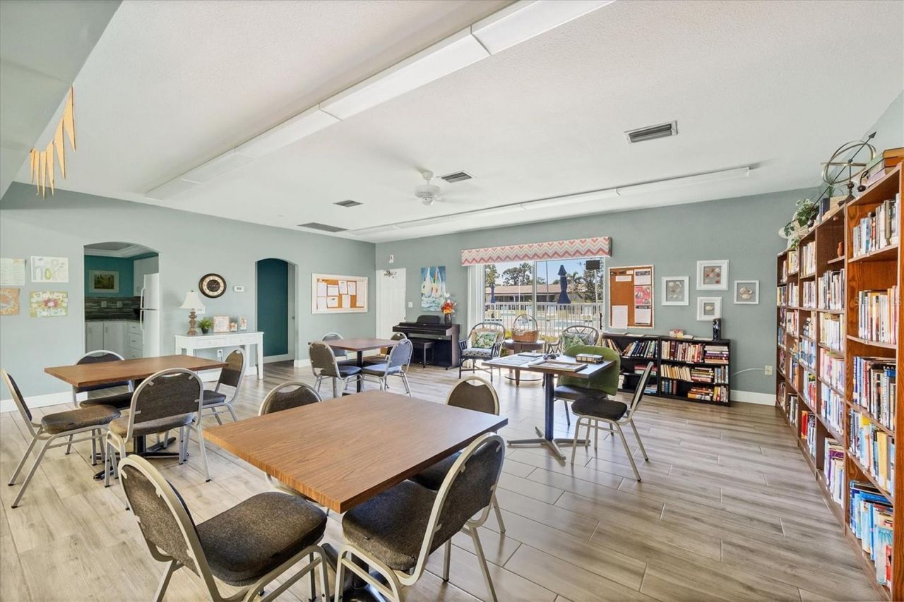 2809 Swifton Drive, Unit 4, Sarasota, FL 34231 Photo