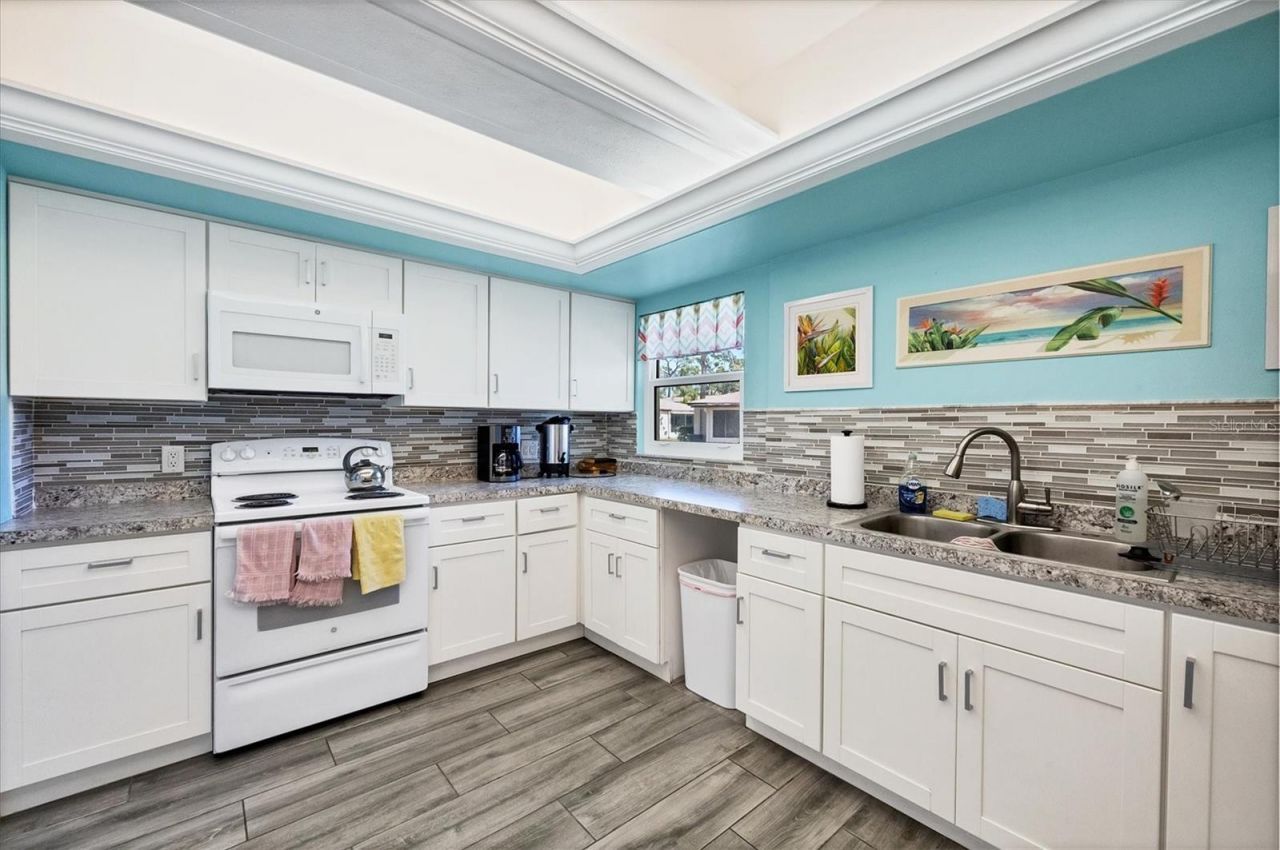 2809 Swifton Drive, Unit 4, Sarasota, FL 34231 Photo