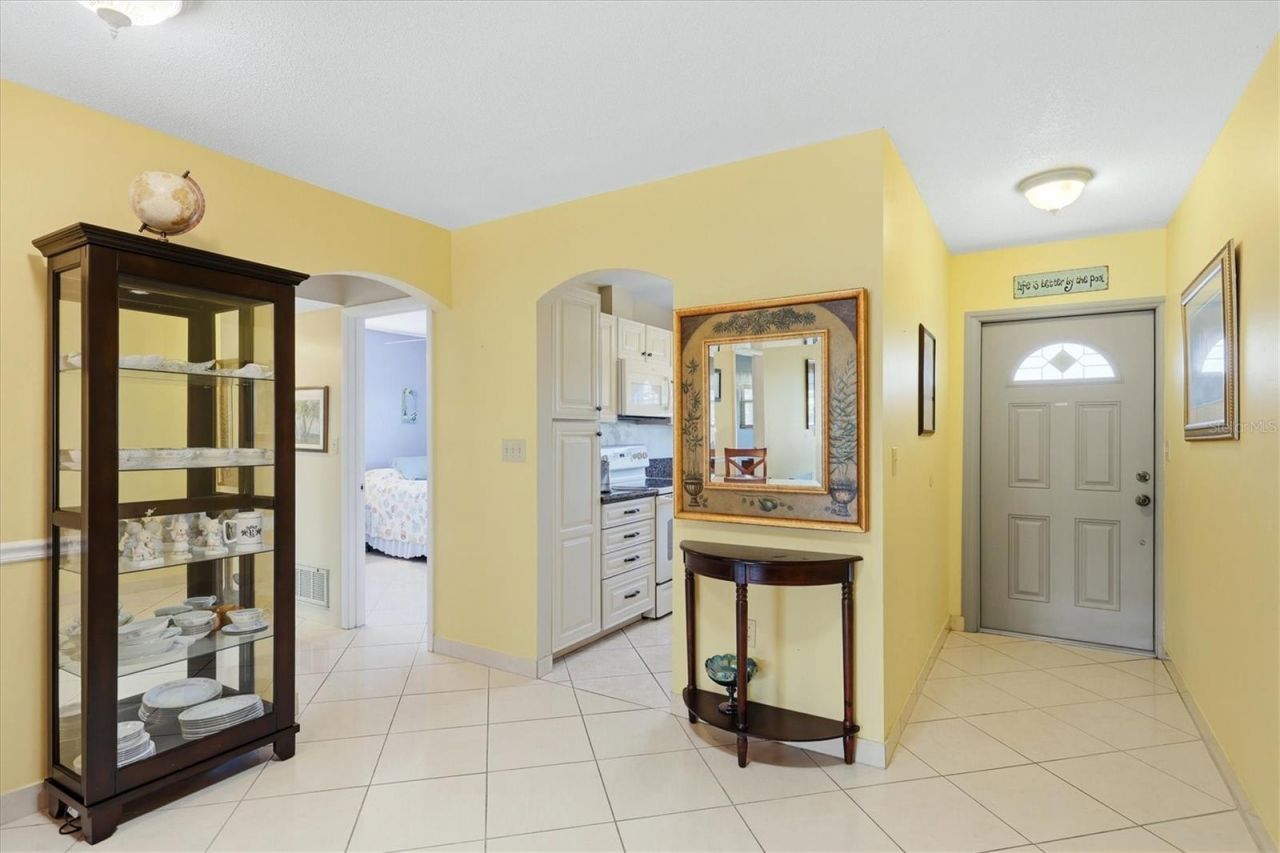 2809 Swifton Drive, Unit 4, Sarasota, FL 34231 Photo