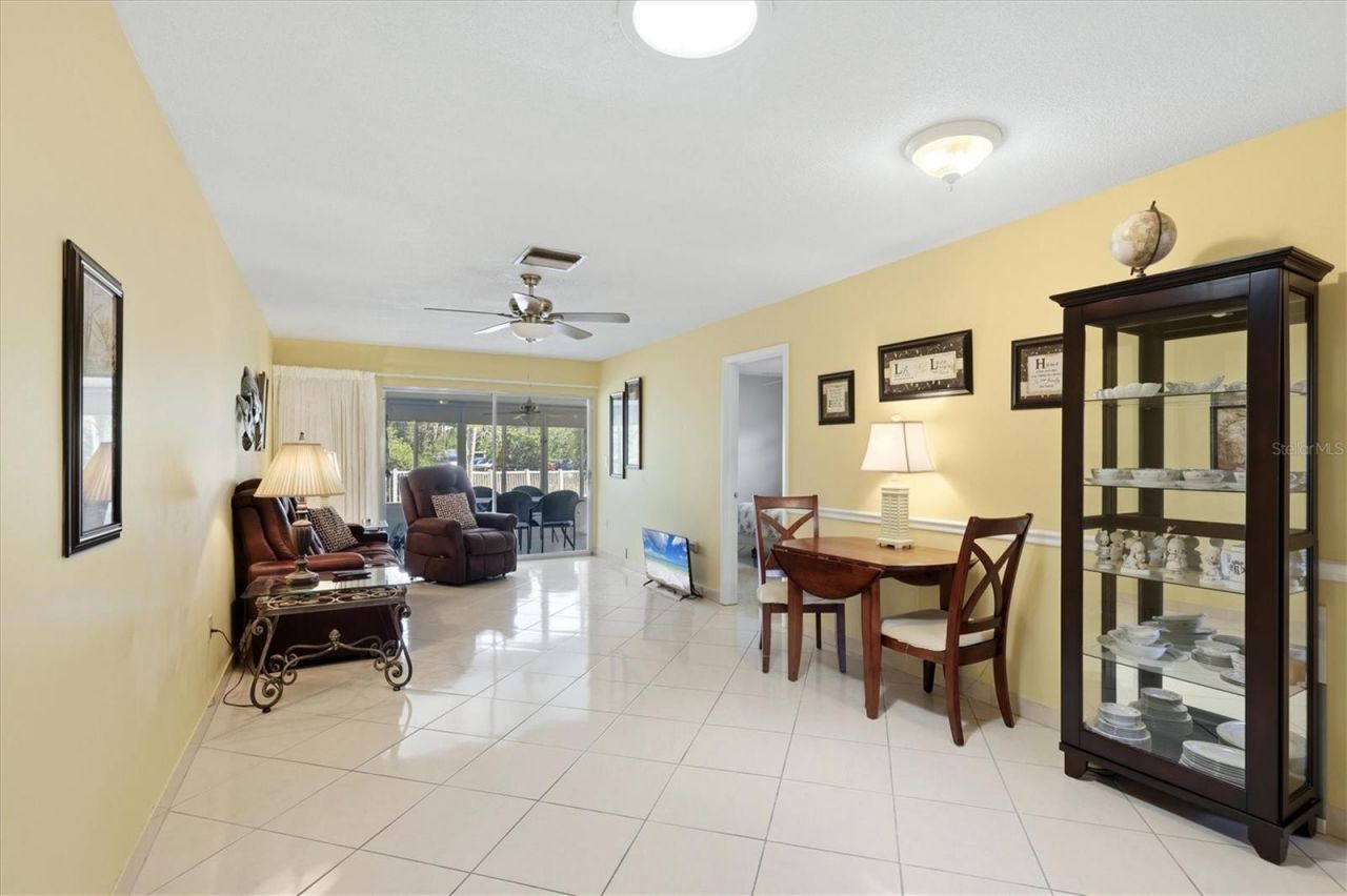 2809 Swifton Drive, Unit 4, Sarasota, FL 34231 Photo