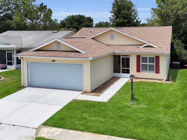 701 GLEN OAKS DRIVE , LEESBURG, FL 34748
