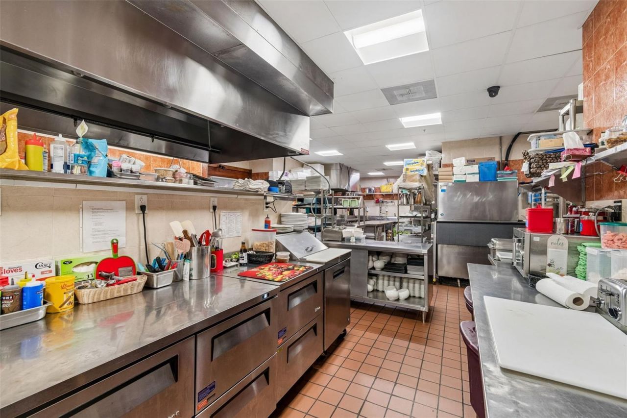 3007 Commercial Way , Spring Hill, FL 34606 Photo