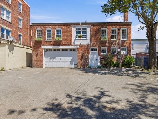 55 Perkins St, Salem, MA 01970