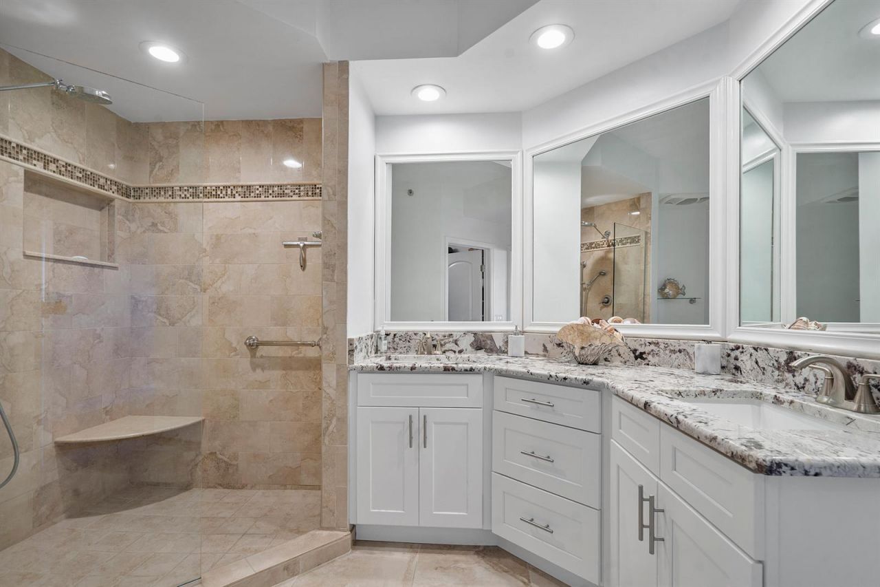 200 Waterway Road , Unit 204, Tequesta, FL 33469 Photo