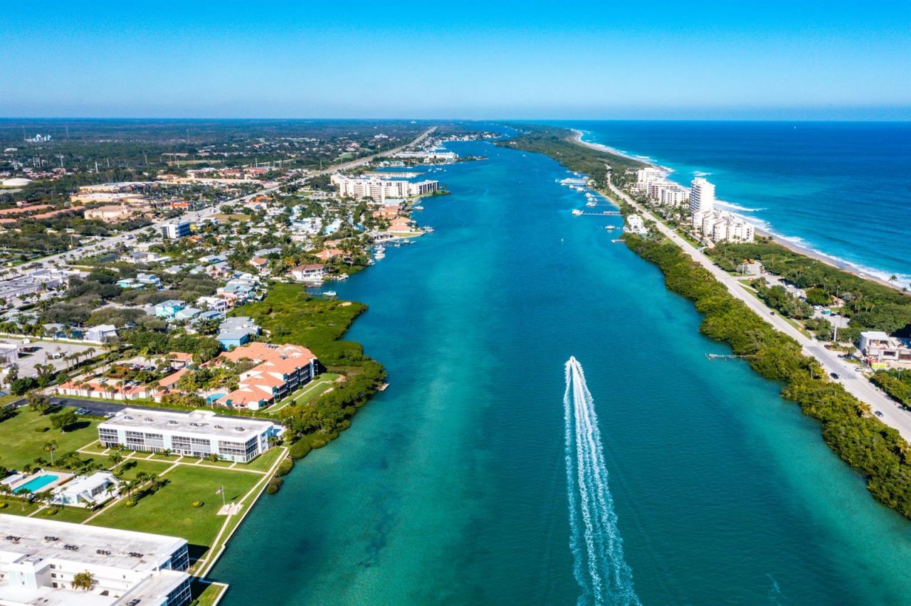 200 Waterway Road , Unit 204, Tequesta, FL 33469 Photo