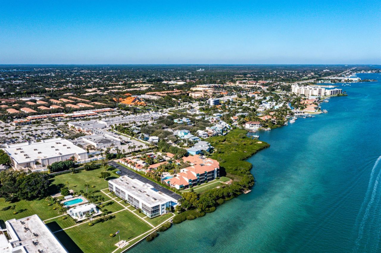 200 Waterway Road , Unit 204, Tequesta, FL 33469 Photo
