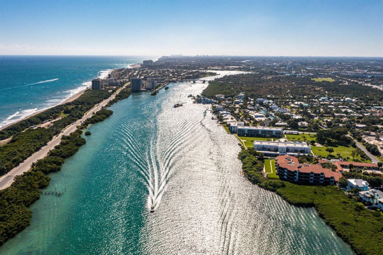 200 Waterway Road , Unit 204, Tequesta, FL 33469 Photo