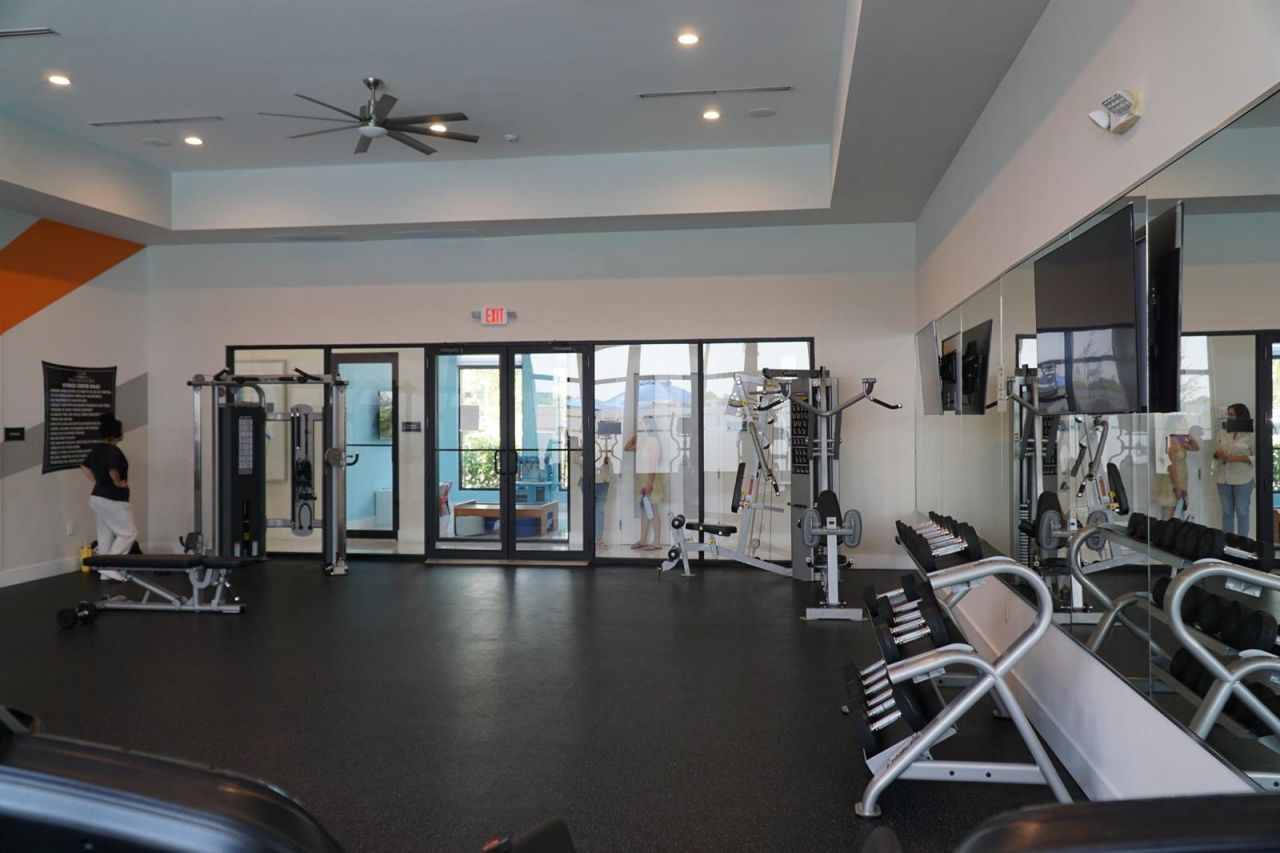 21435 NE 2nd Place , Miami, FL 33161 Photo