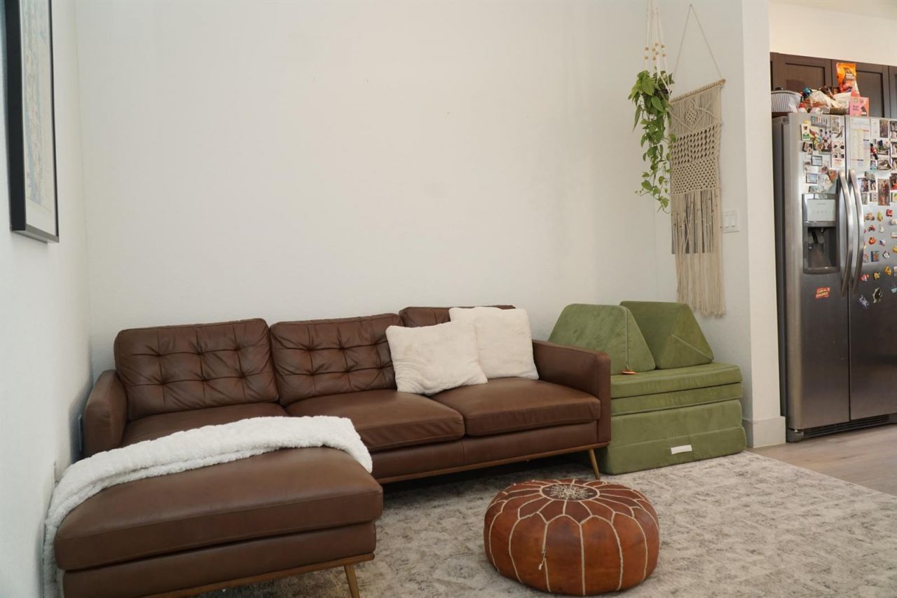 21435 NE 2nd Place , Miami, FL 33161 Photo