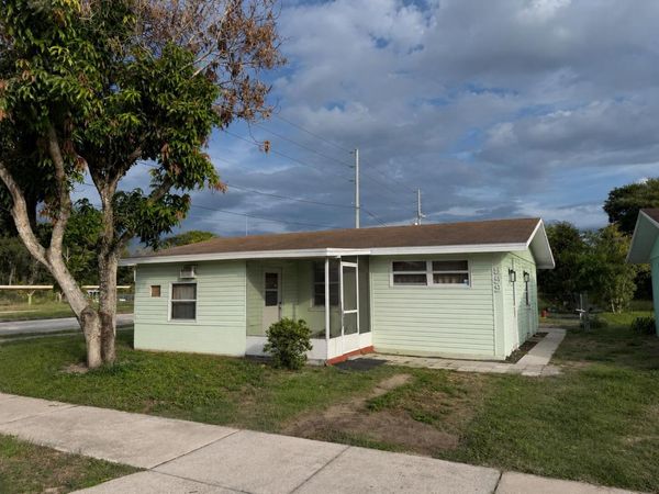 559 Nasturtium Avenue , Sebring, FL 33870