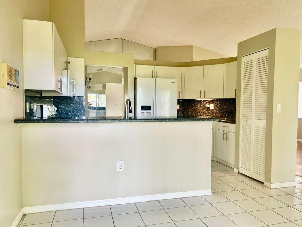 2585 NW 79th Avenue , Margate, FL 33063 Photo