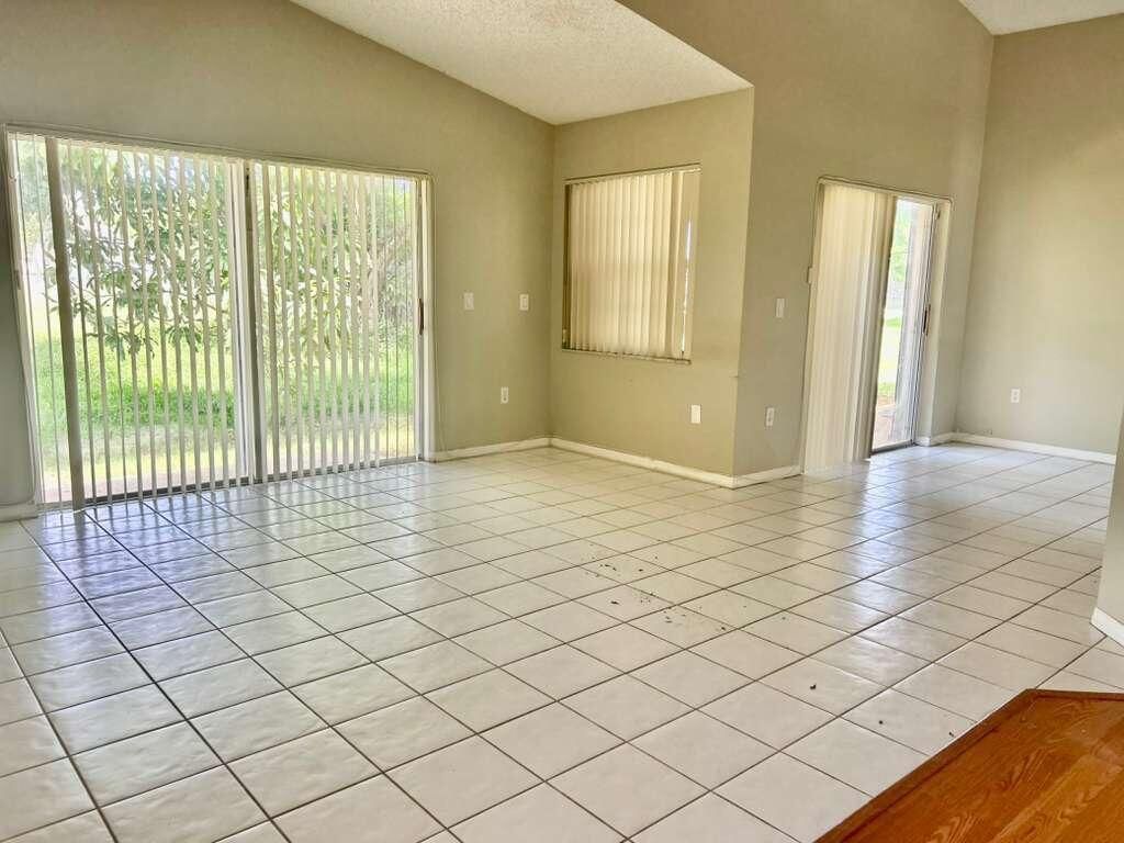 2585 NW 79th Avenue , Margate, FL 33063 Photo