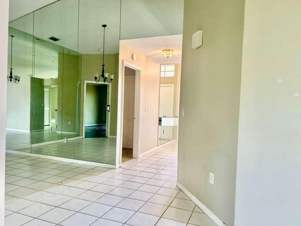 2585 NW 79th Avenue , Margate, FL 33063 Photo