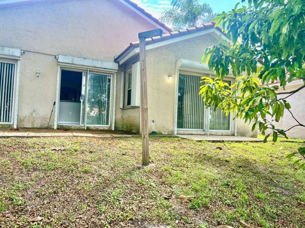 2585 NW 79th Avenue , Margate, FL 33063 Photo