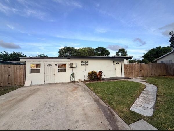 3016 E Palm Drive , Boynton Beach, FL 33435