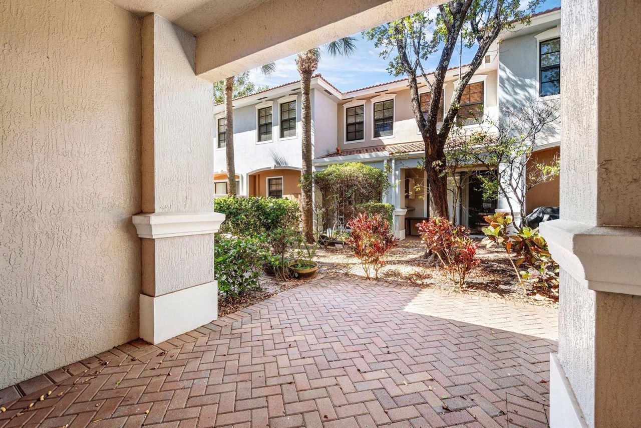 238 E Chrystie Circle , Delray Beach, FL 33484 Photo