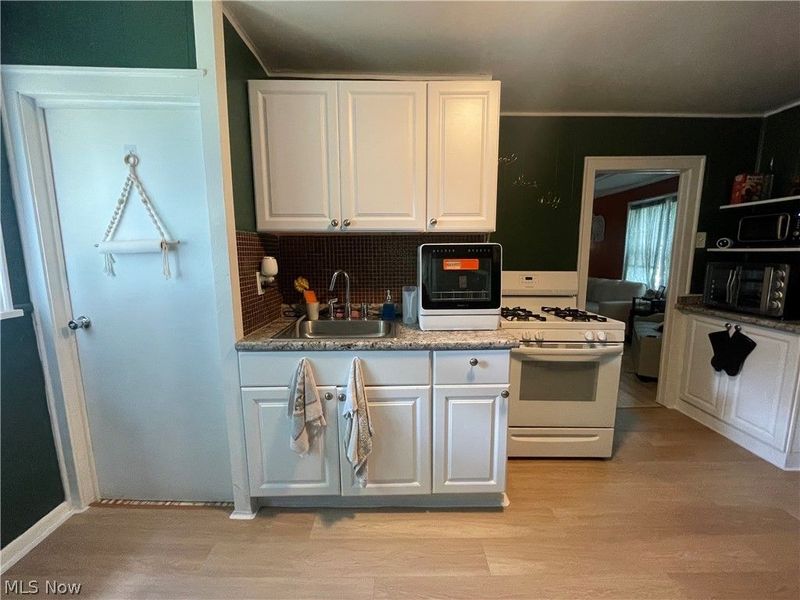 3325 W 125th Street, Cleveland, OH 44111 Photo 10