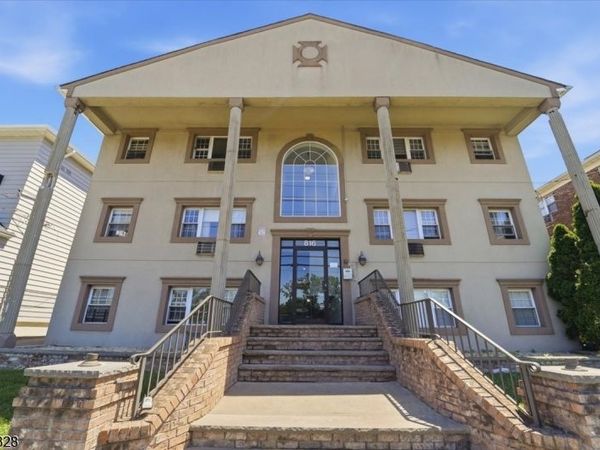 816 W Grand St, Elizabeth, NJ 07202