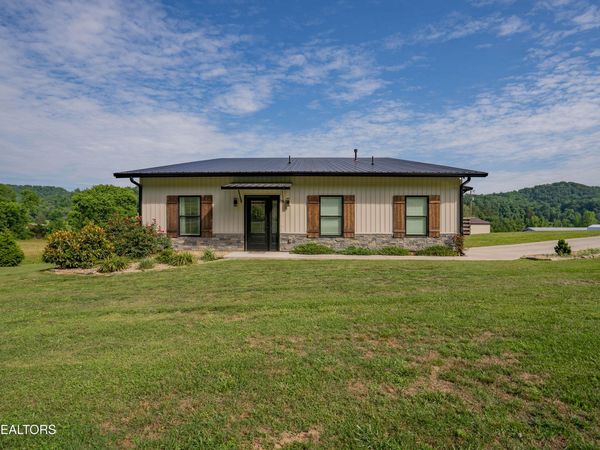 1352 Dutch Valley Rd, Clinton, TN 37716