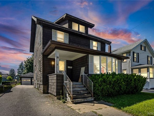 29 N Lyon Street , Batavia, NY 14020