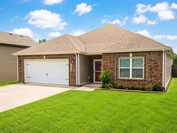 1228 Gentry Dr , Clarksville, TN 37043