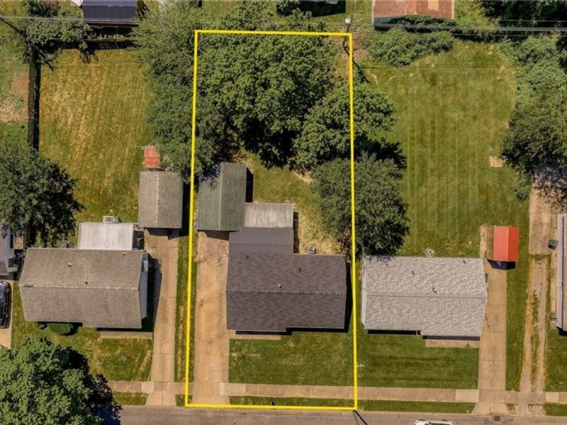 2221 Maxine Avenue NE, Canton, OH 44705 Photo 4