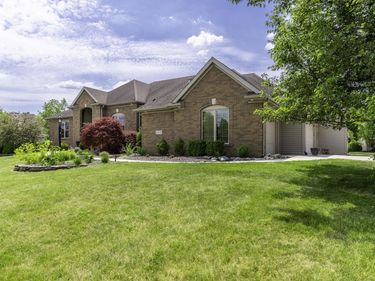 8119 Inverness Lakes Trail, Fort Wayne, IN 46814