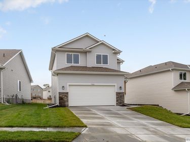7925 N 94th Street, Omaha, NE 68122