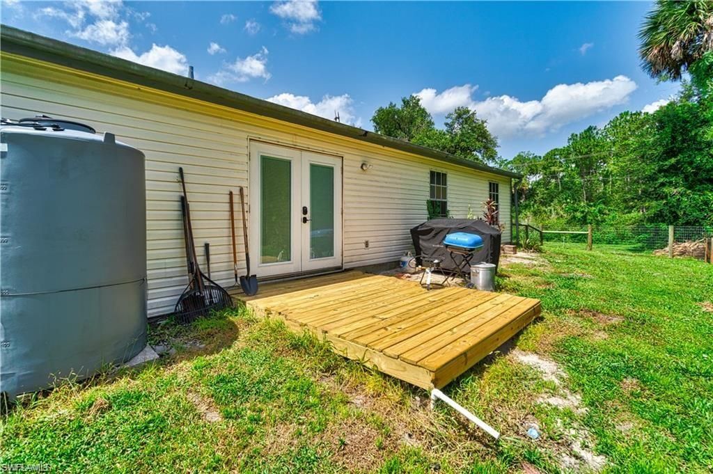 551 Golden Gate Blvd W, Naples, FL 34120 Photo