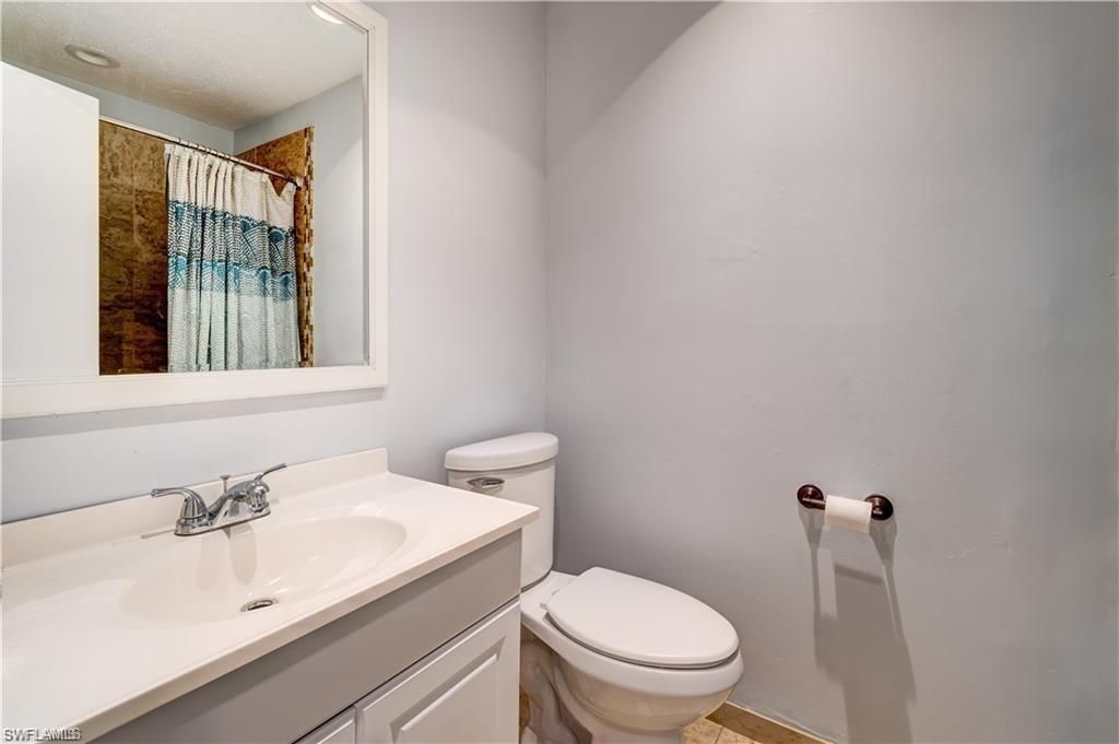 551 Golden Gate Blvd W, Naples, FL 34120 Photo