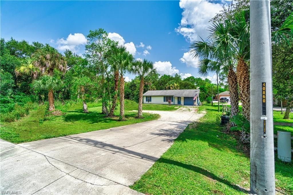 551 Golden Gate Blvd W, Naples, FL 34120 Photo