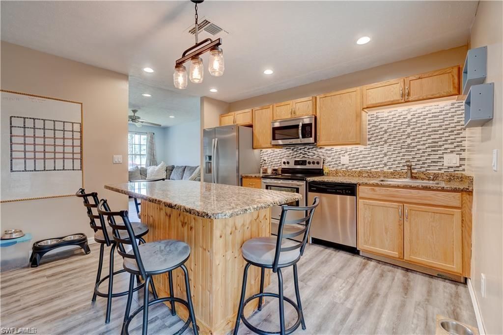 551 Golden Gate Blvd W, Naples, FL 34120 Photo