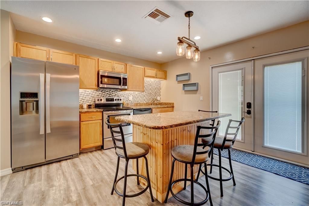 551 Golden Gate Blvd W, Naples, FL 34120 Photo