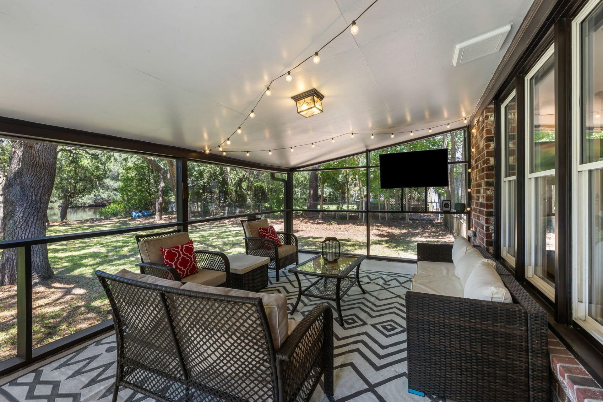 2260 Forest Lakes Boulevard Photo 29