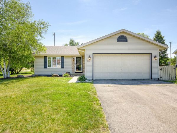 2901 Autumn Ln, East Troy, WI 53120
