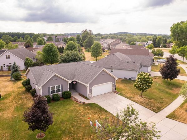 507 Sand Dr, West Bend, WI 53095