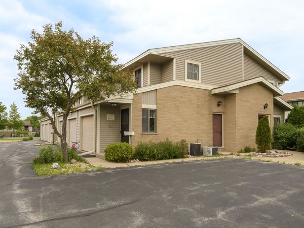 W177N9769 Riversbend Cir E, Germantown, WI 53022
