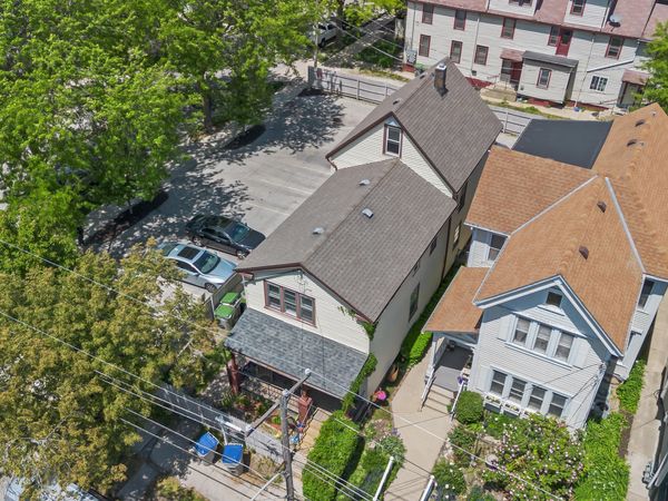 1006 E Land Pl, Milwaukee, WI 53202
