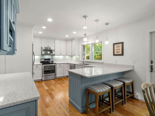 4 Deer Haven Rd, Beverly, MA 01915