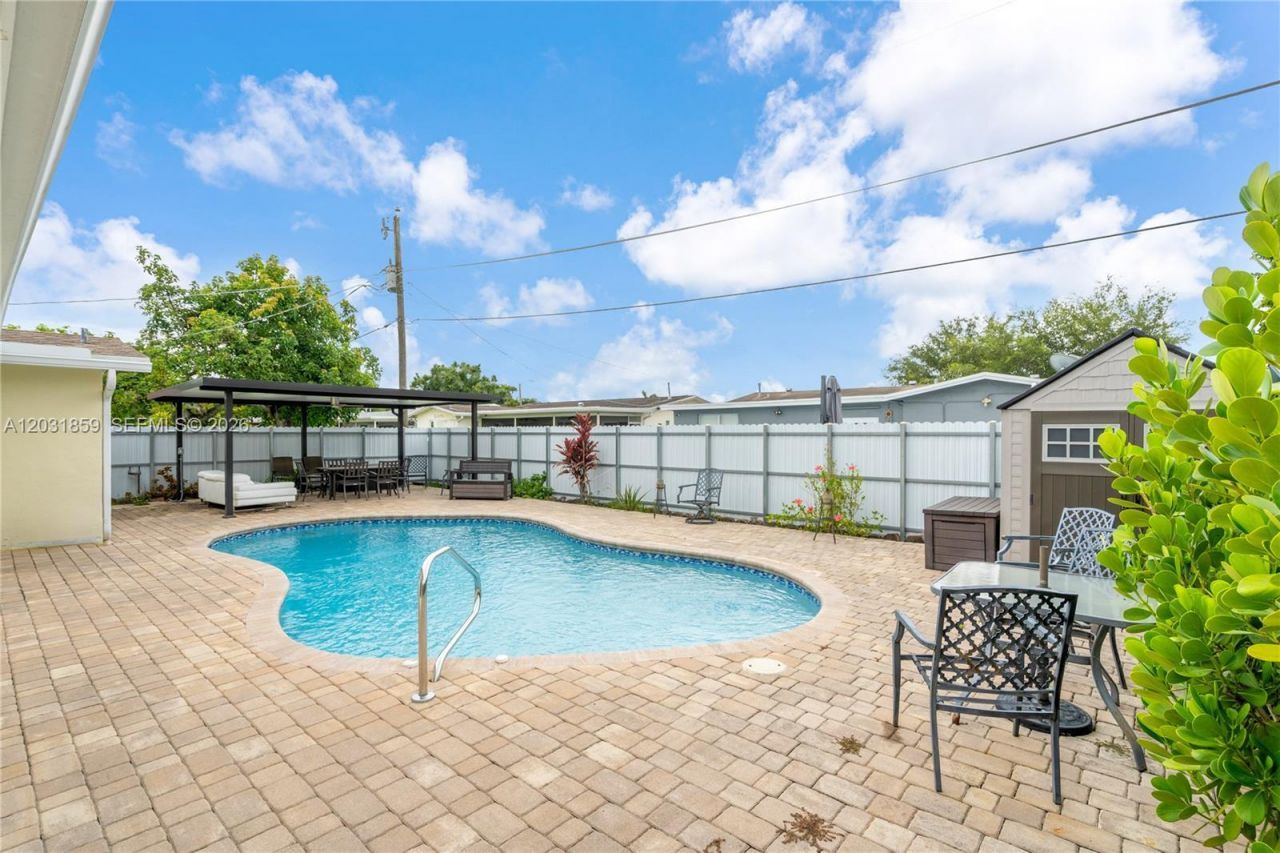 9770 NW 25th St , Sunrise, FL 33322 Photo