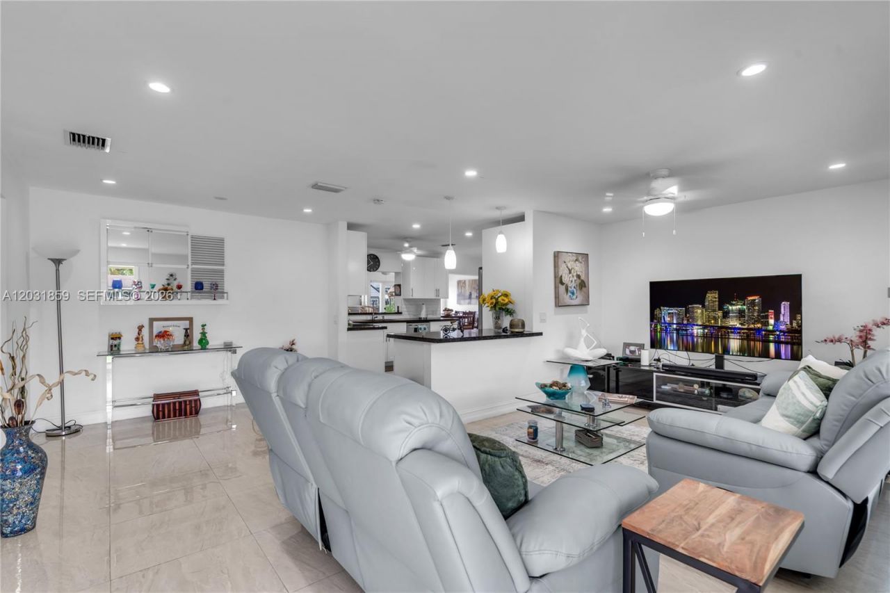 9770 NW 25th St , Sunrise, FL 33322 Photo