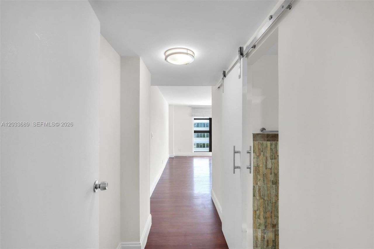 1800 Collins Ave , Unit 10F, Miami Beach, FL 33139 Photo