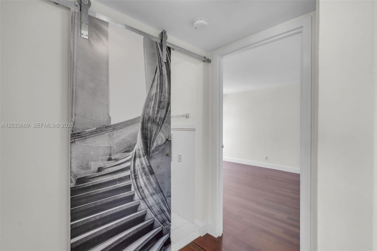 1800 Collins Ave , Unit 10F, Miami Beach, FL 33139 Photo
