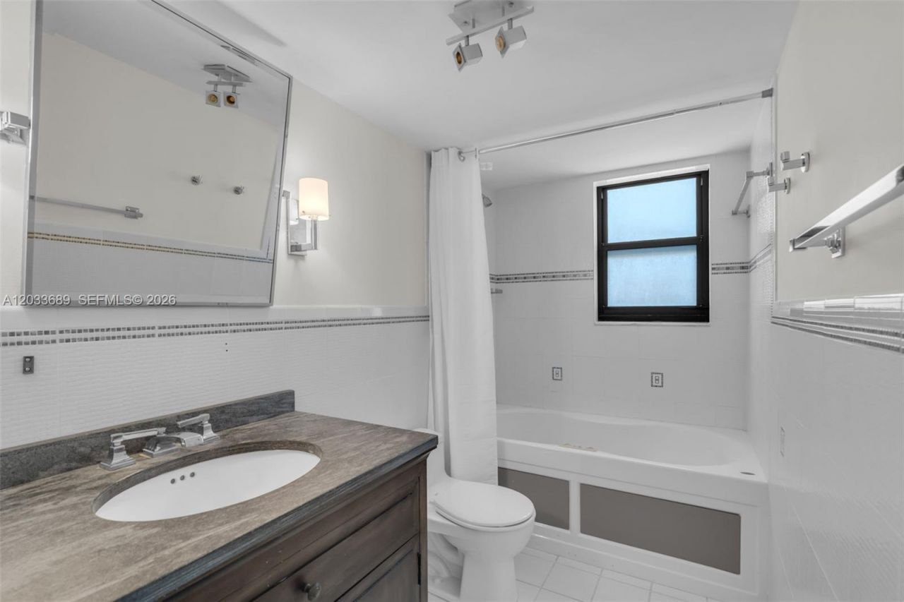 1800 Collins Ave , Unit 10F, Miami Beach, FL 33139 Photo