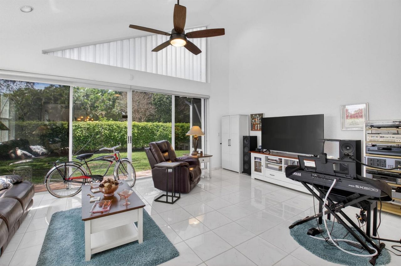 11893 Fountainside Circle , Boynton Beach, FL 33437 Photo